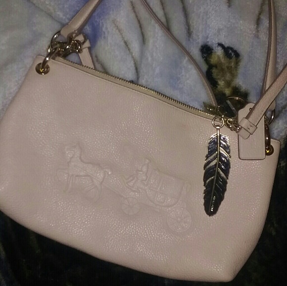 RARE COACH CROSSBODY WITH WRISTLET - Picture 4 of 4